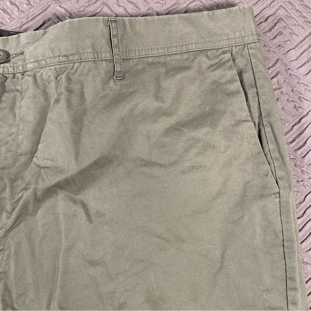Men’s Claiborne Shorts Size 46 Khaki Green Excellent Condition - Picture 5 of 7